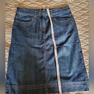 Boden denim skirt size 6 R